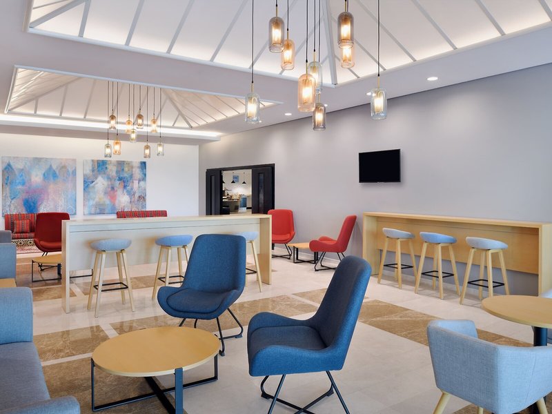 Holiday Inn Express Dubai Airport 10