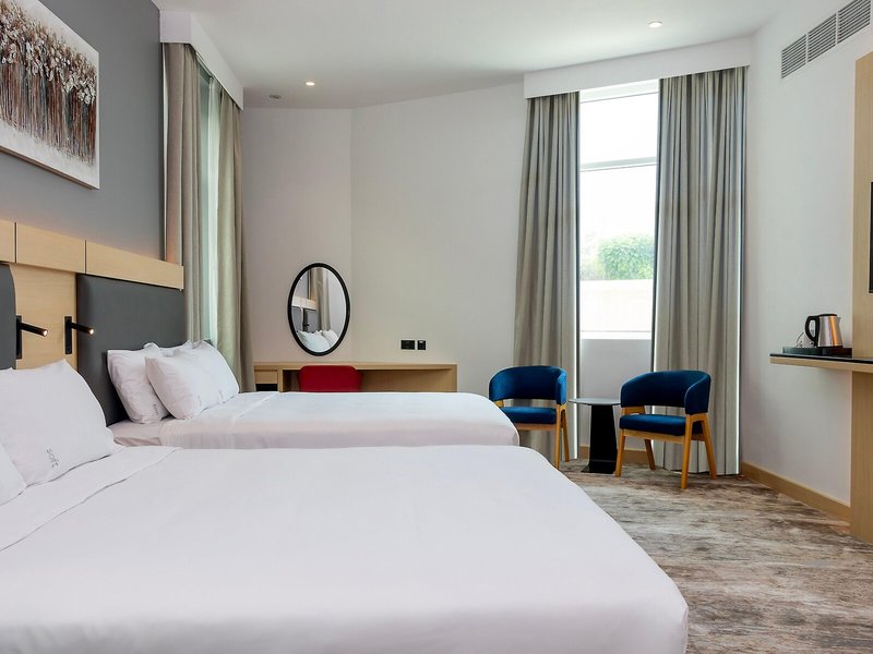 Holiday Inn Express Dubai Airport 24