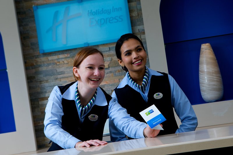 Holiday Inn Express Dubai Airport 2