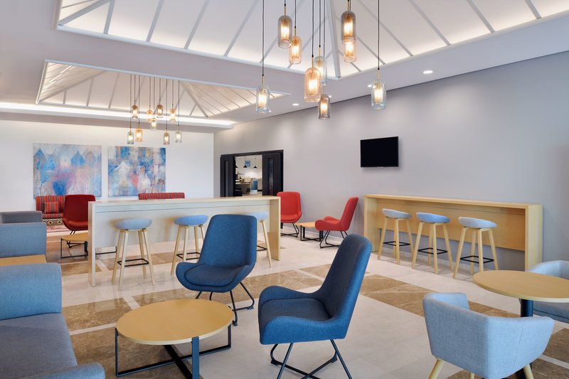 Holiday Inn Express Dubai Airport 3