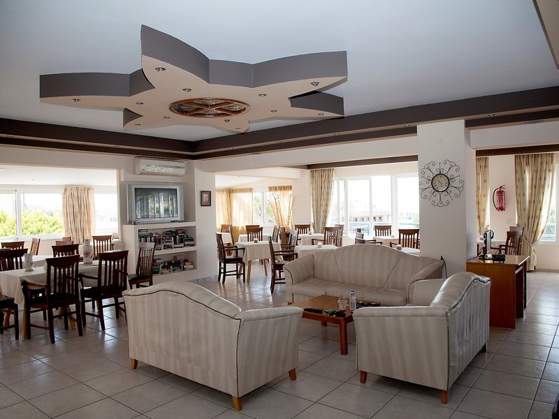 Athinoula Hotel 23