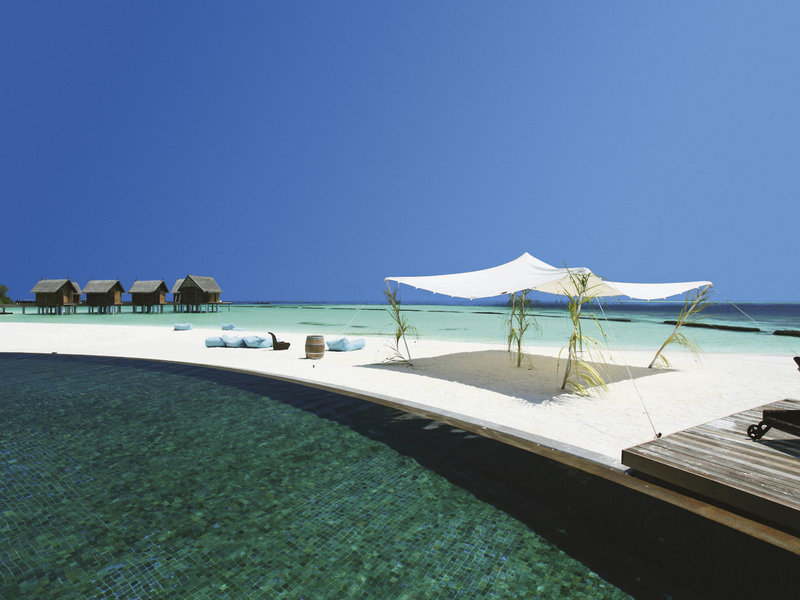 Constance Moofushi Maldives 22 - Outdoor Pool