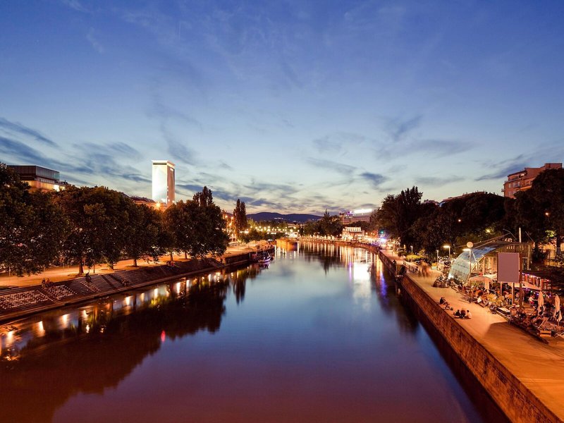 SO/ Vienna 6