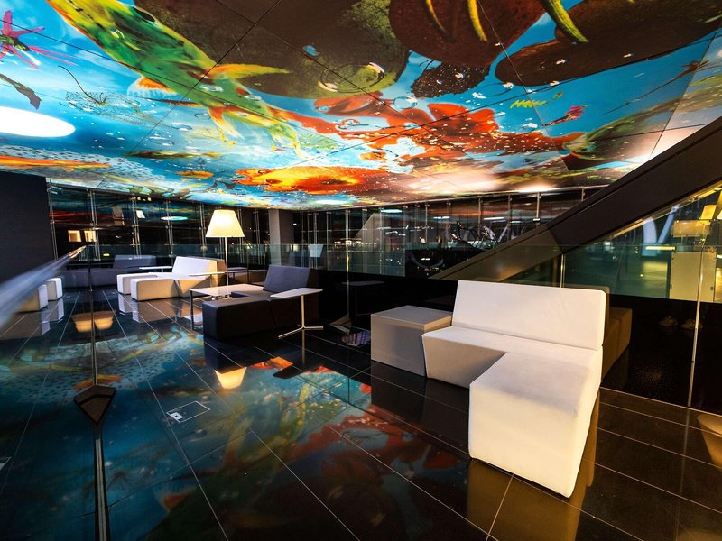 SO/ Vienna 18