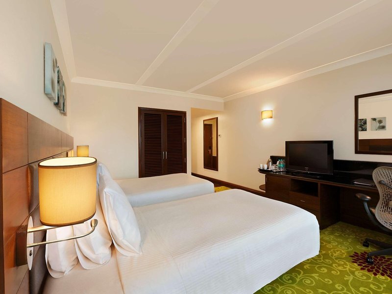 Hilton Garden Inn New Delhi/ Saket 12