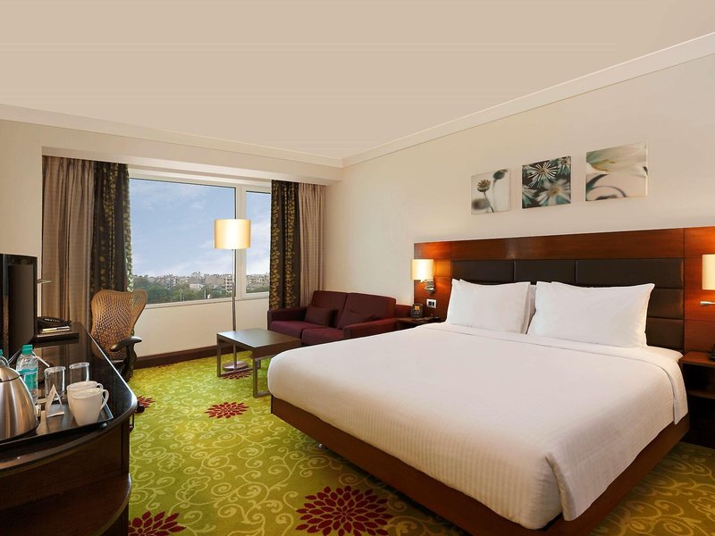 Hilton Garden Inn New Delhi 9