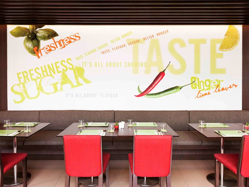 ibis Bangkok Riverside Hotel 12