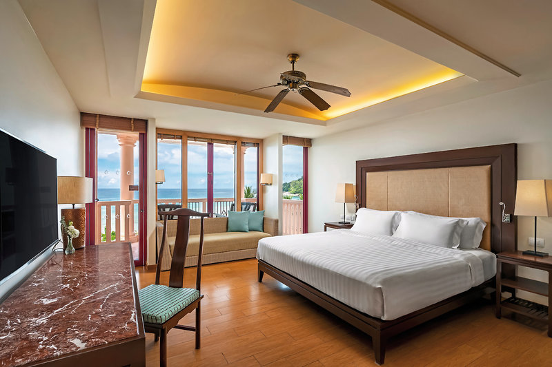 Centara Grand Beach Resort Phuket 5