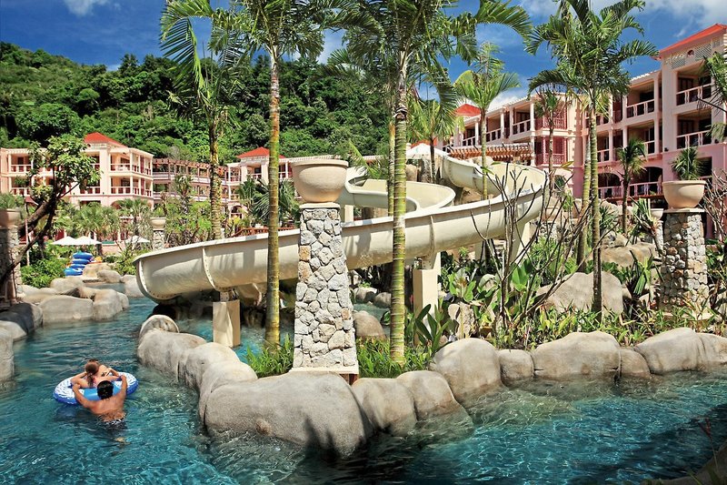 Centara Grand Beach Resort Phuket 9