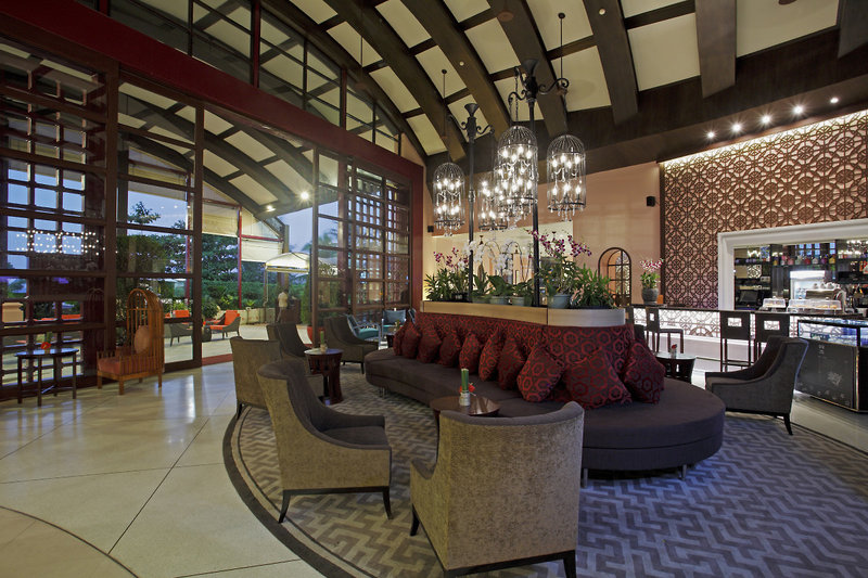 Centara Grand Beach Resort Phuket 4