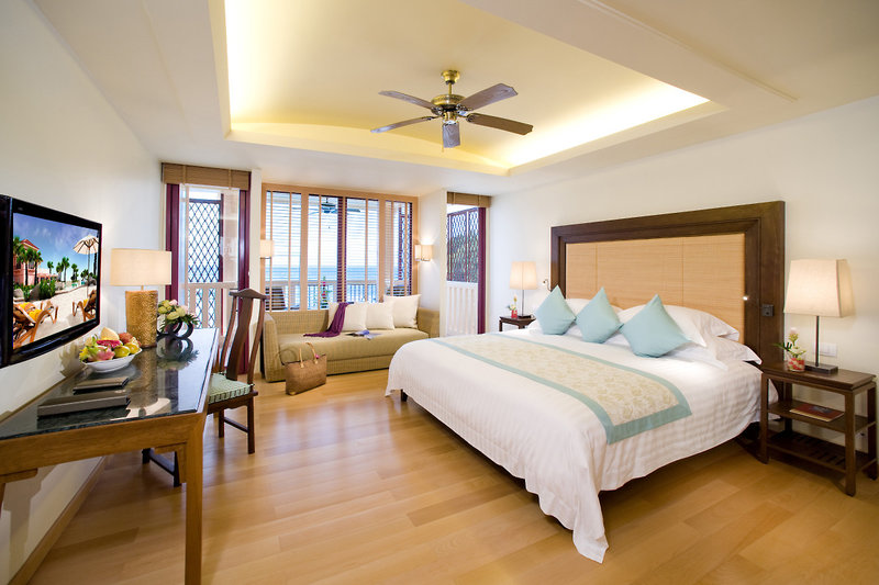 Centara Grand Beach Resort Phuket 5