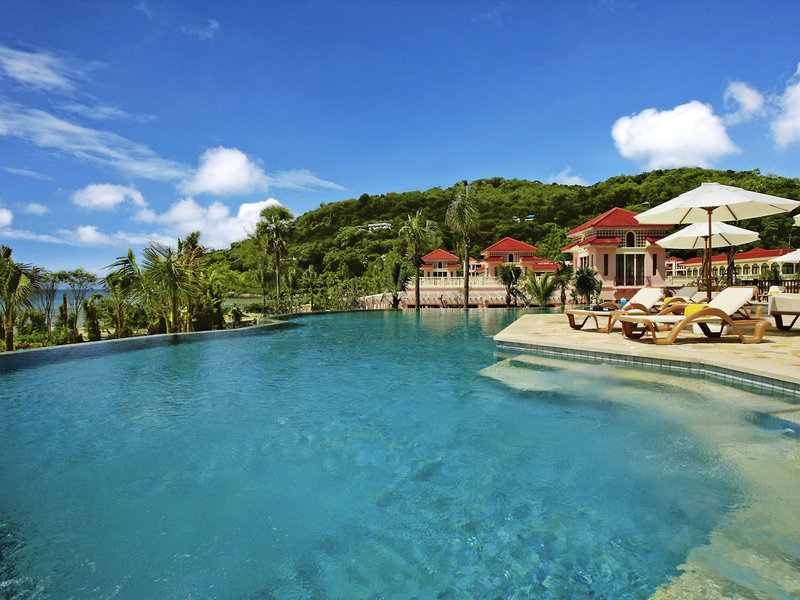 Centara Grand Beach Resort Phuket 8