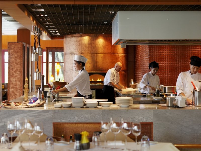 Centara Grand Beach Resort Phuket 28