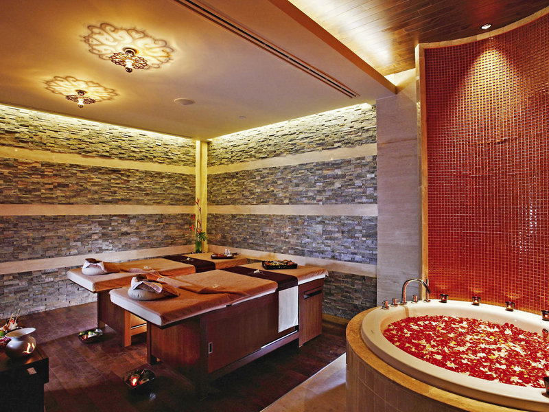 Centara Grand Beach Resort Phuket 36