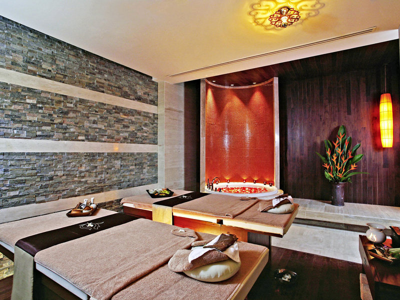 Centara Grand Beach Resort Phuket 37