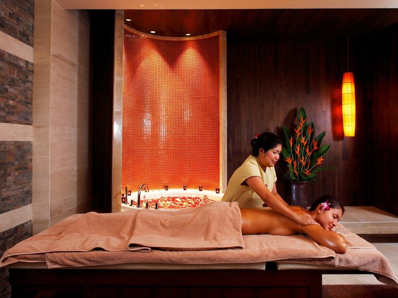 Centara Grand Beach Resort Phuket 38