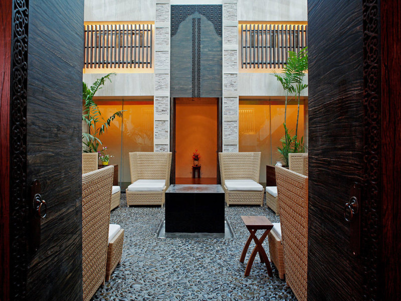 Centara Grand Beach Resort Phuket 40