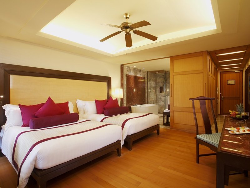 Centara Grand Beach Resort Phuket 49