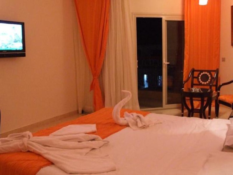 Sphinx Aqua Park Beach Resort 50