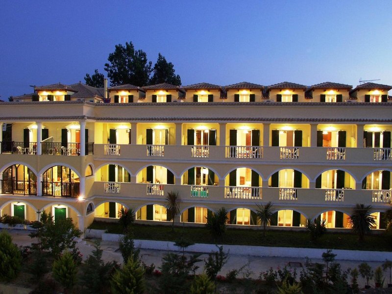 Denise Beach Hotel 4