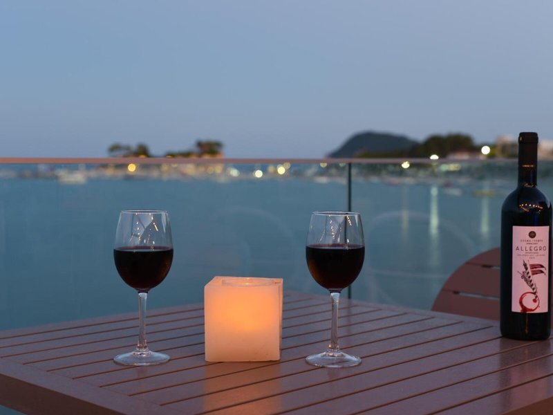 Denise Beach Hotel 6