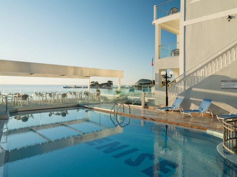 Denise Beach Hotel 15