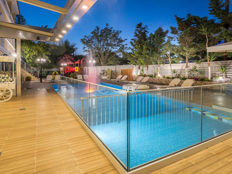 Denise Beach Hotel 17