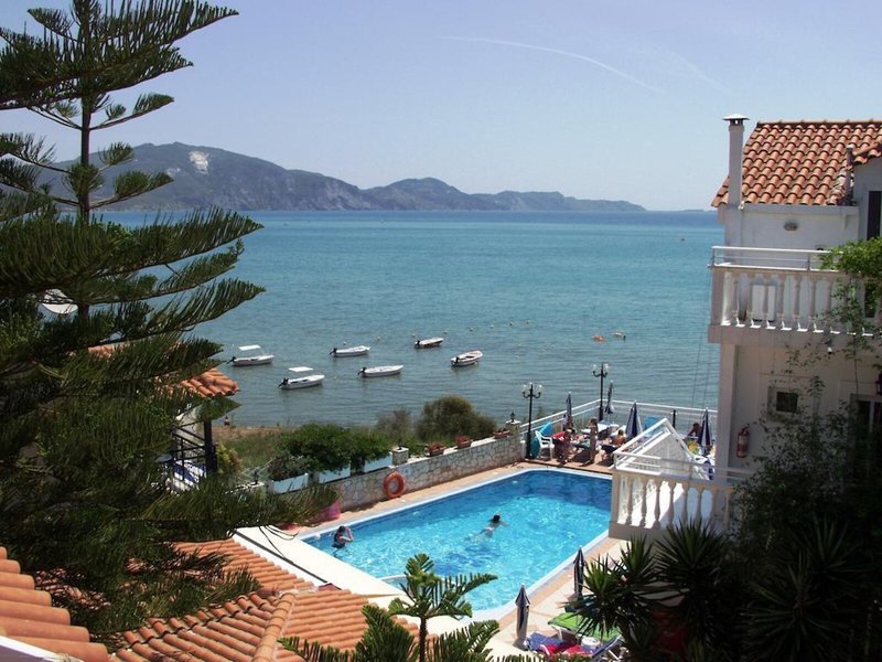 Denise Beach Hotel 21