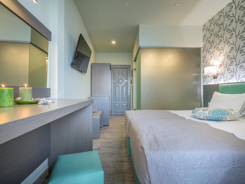 Denise Beach Hotel 44