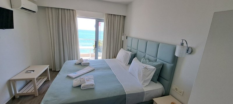 Denise Beach Hotel 24