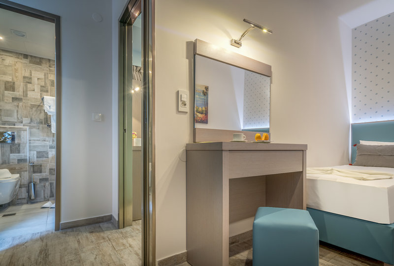 Denise Beach Hotel 8