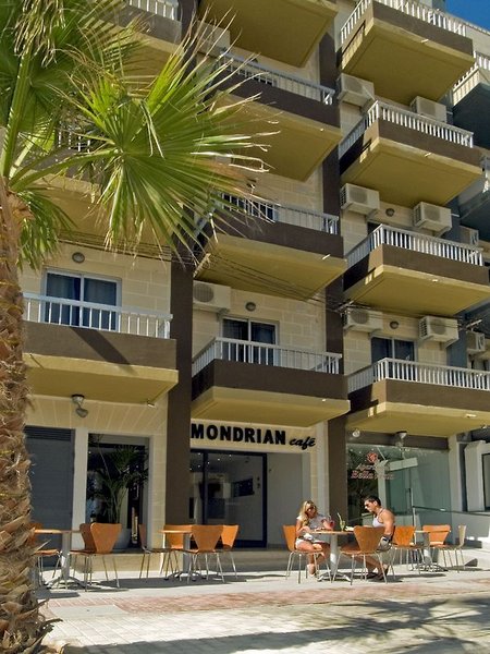 Qawra Point Holiday Complex 1