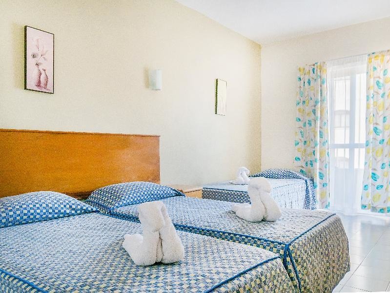 Qawra Point Holiday Complex 3