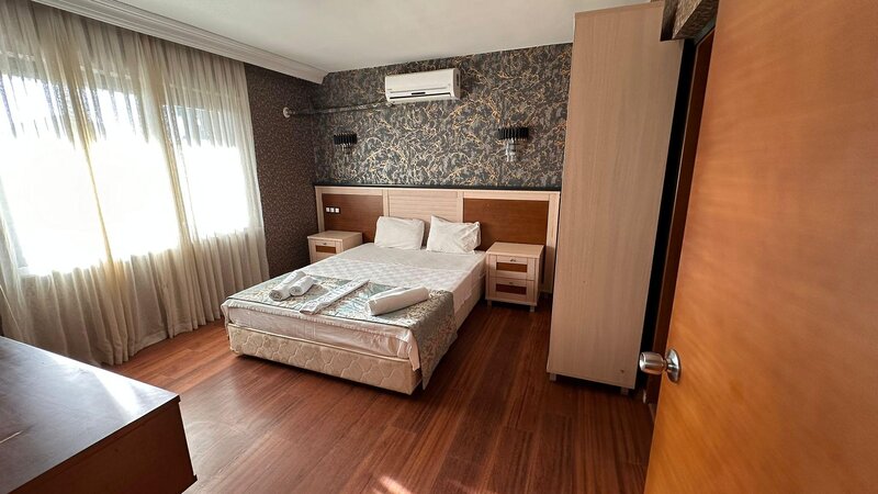 Royal Beach Club Hotel 7