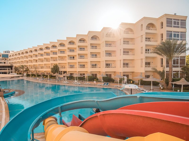 AMC Royal Hotel & Spa 1 - Exterior