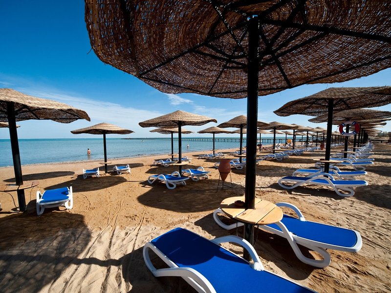 AMC Royal Hotel & Spa 11 - Beach