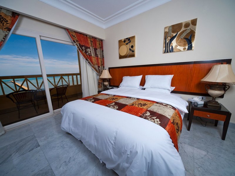 AMC Royal Hotel & Spa 48 - Room Example