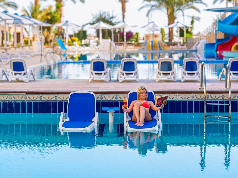 AMC Royal Hotel & Spa 16