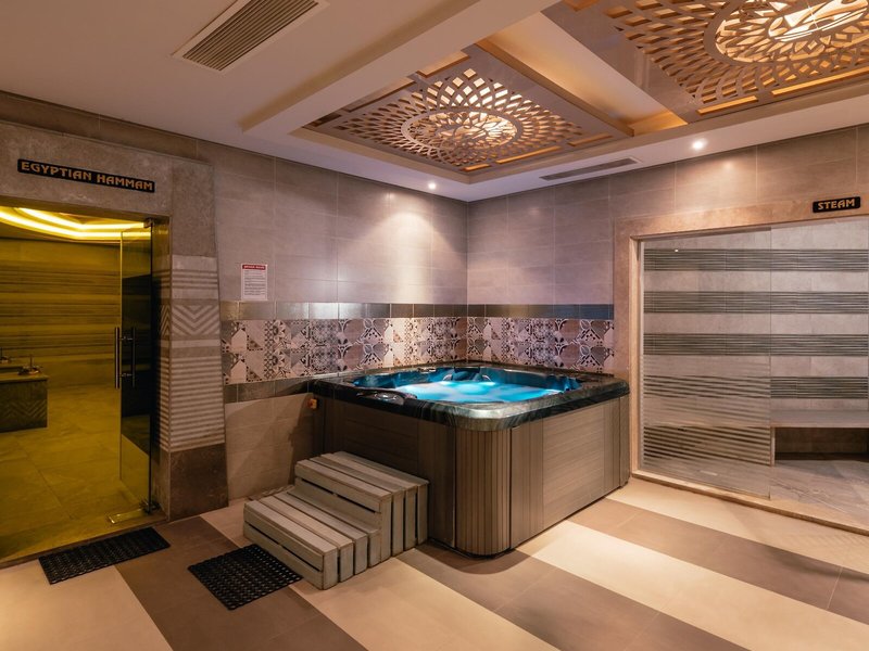 AMC Royal Hotel & Spa 21