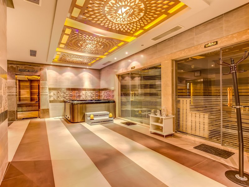 AMC Royal Hotel & Spa 27