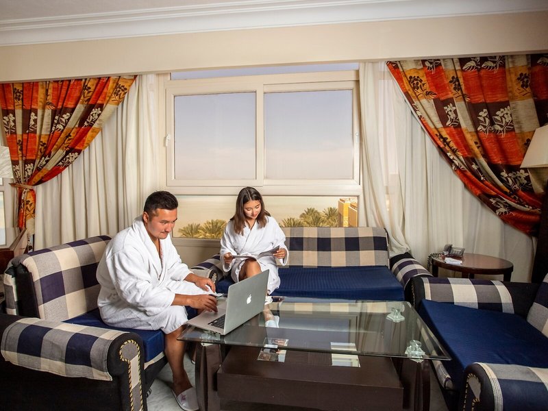 AMC Royal Hotel & Spa 28