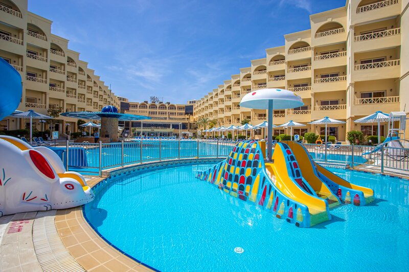 AMC Royal Hotel & Spa 6