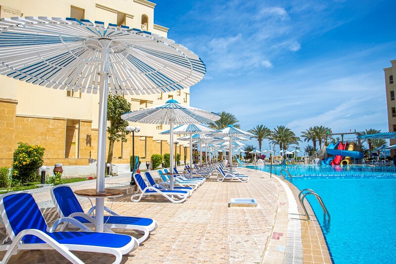 AMC Royal Hotel & Spa 8