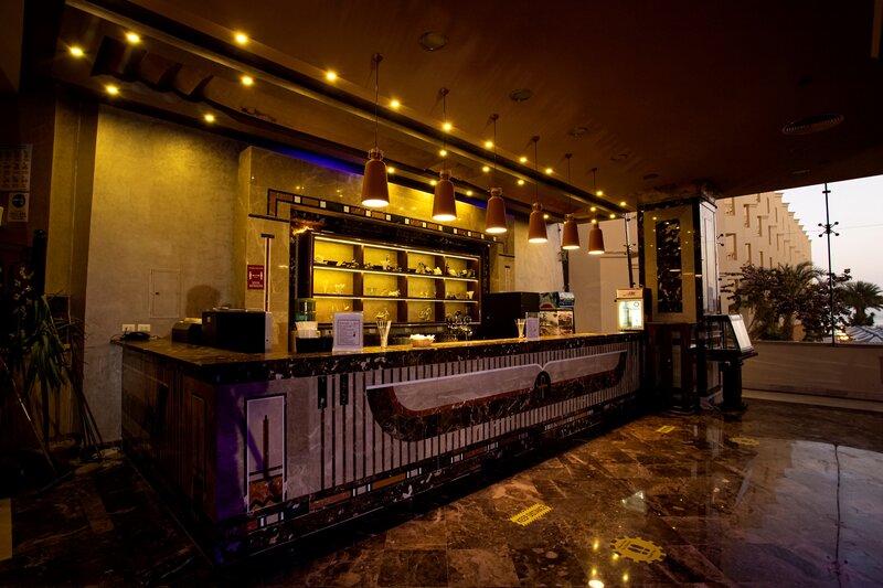 AMC Royal Hotel & Spa 19