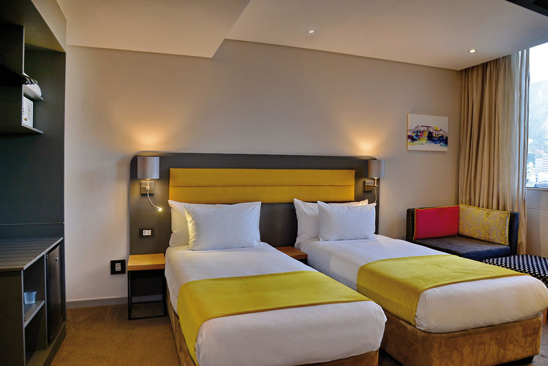 Holiday Inn Cape Town 9 - Room Example
