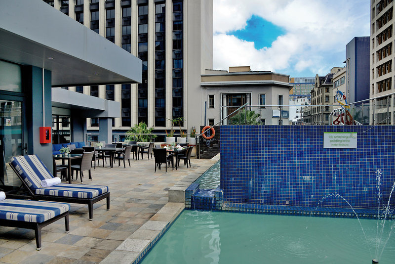 Holiday Inn Cape Town 13 - Terrace