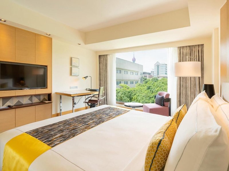 Cinnamon Grand Hotel 32