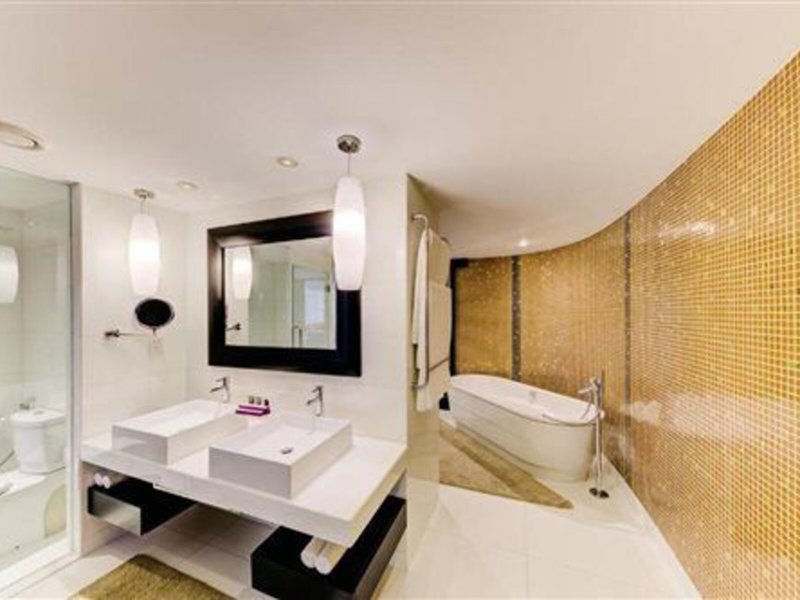 Cinnamon Grand Hotel 43