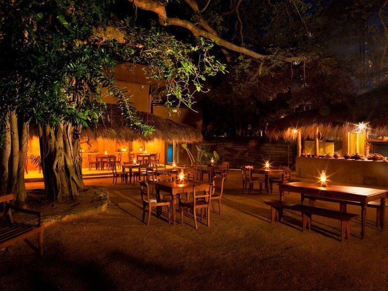 Cinnamon Grand Hotel 3