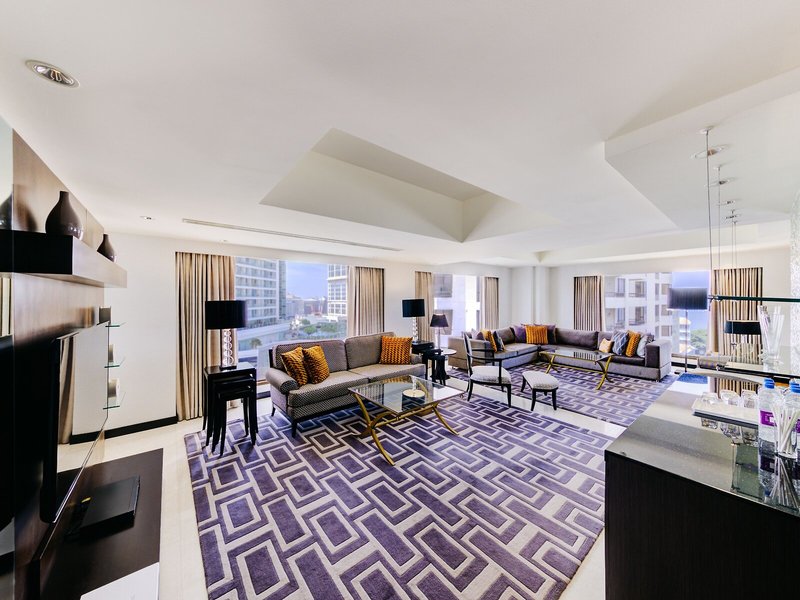 Cinnamon Grand Hotel 13